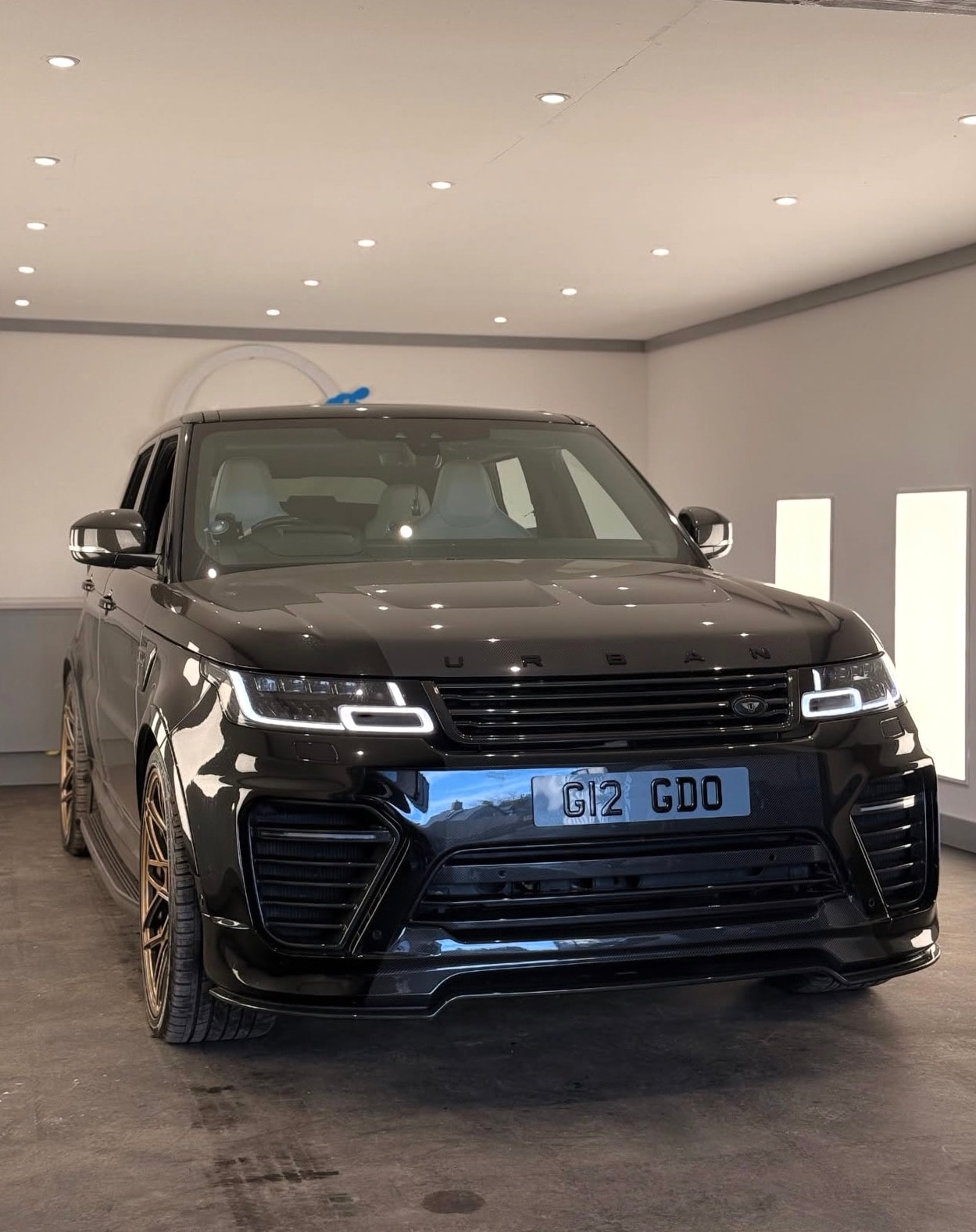 Range Rover Urban Edition, Satin Frozen Black